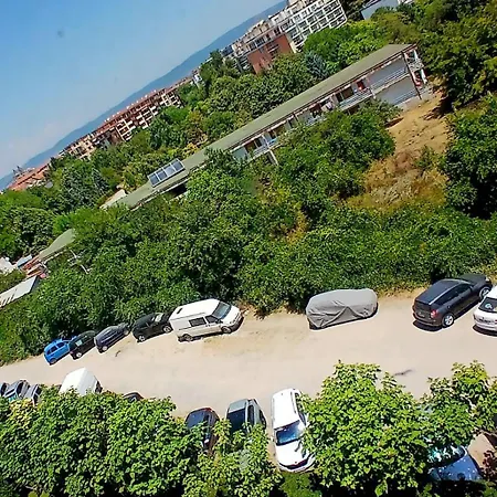 Riviera Apartman *